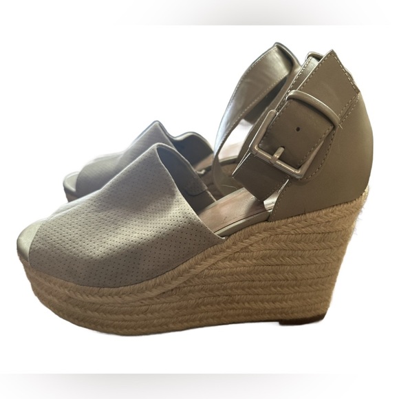 indigo rd Shoes - Indigo Rd Women's Tan Wedge Sandals